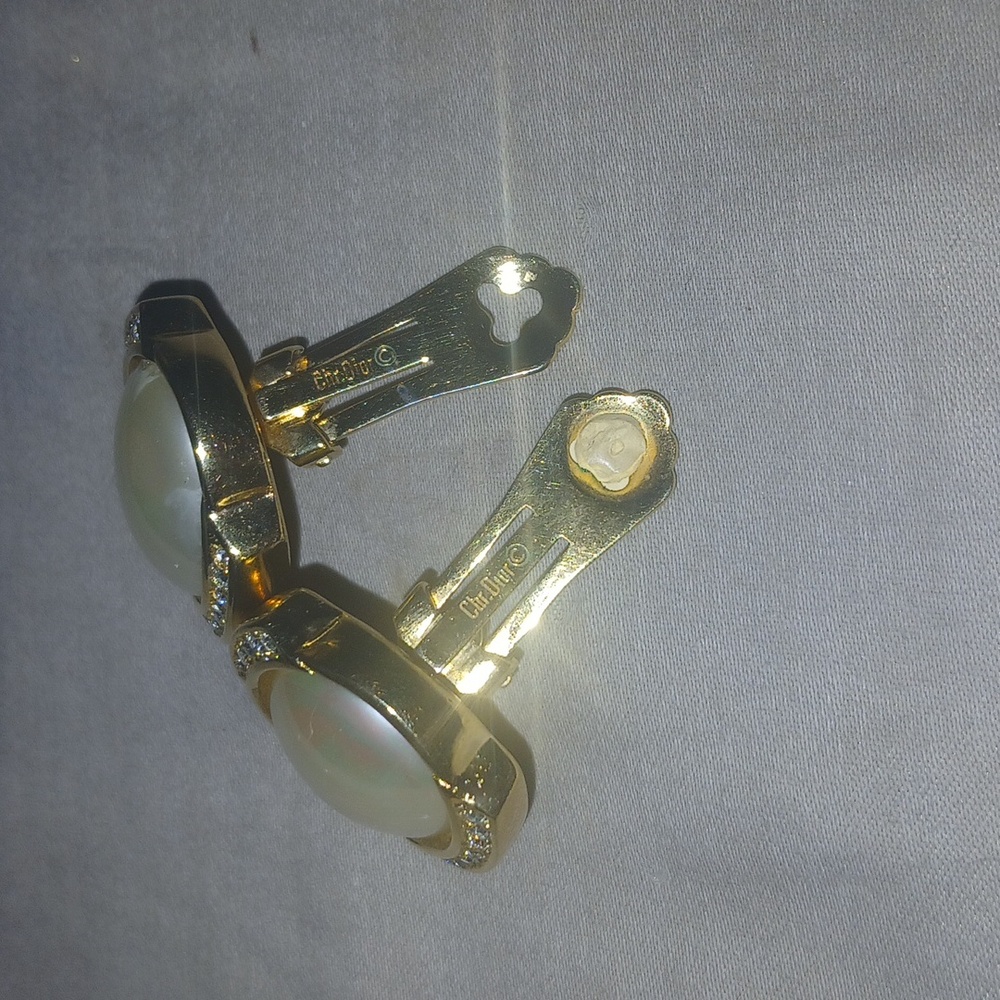 Dior Gold and Cream Pearl Earrings with Geometric Design - Picture 5 of 5